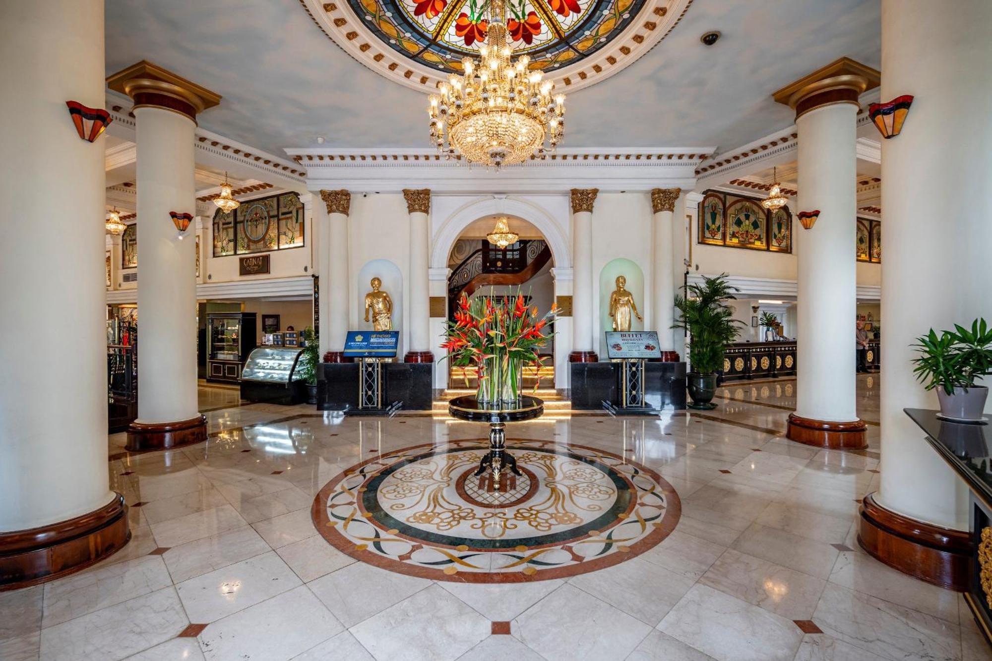 Hotel Majestic Saigon Хошимин Экстерьер фото