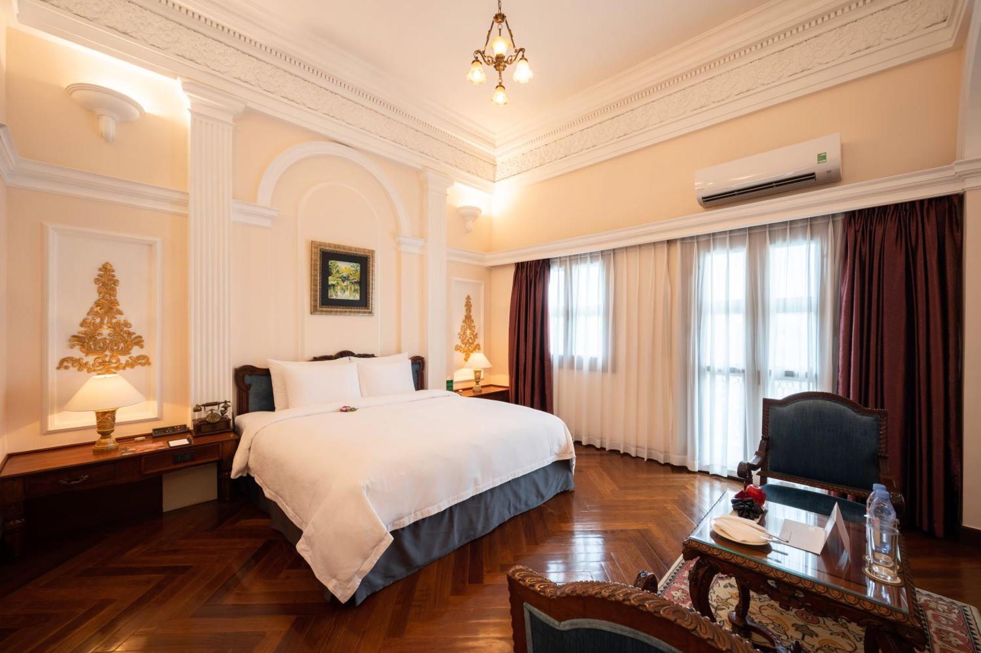 Hotel Majestic Saigon Хошимин Экстерьер фото